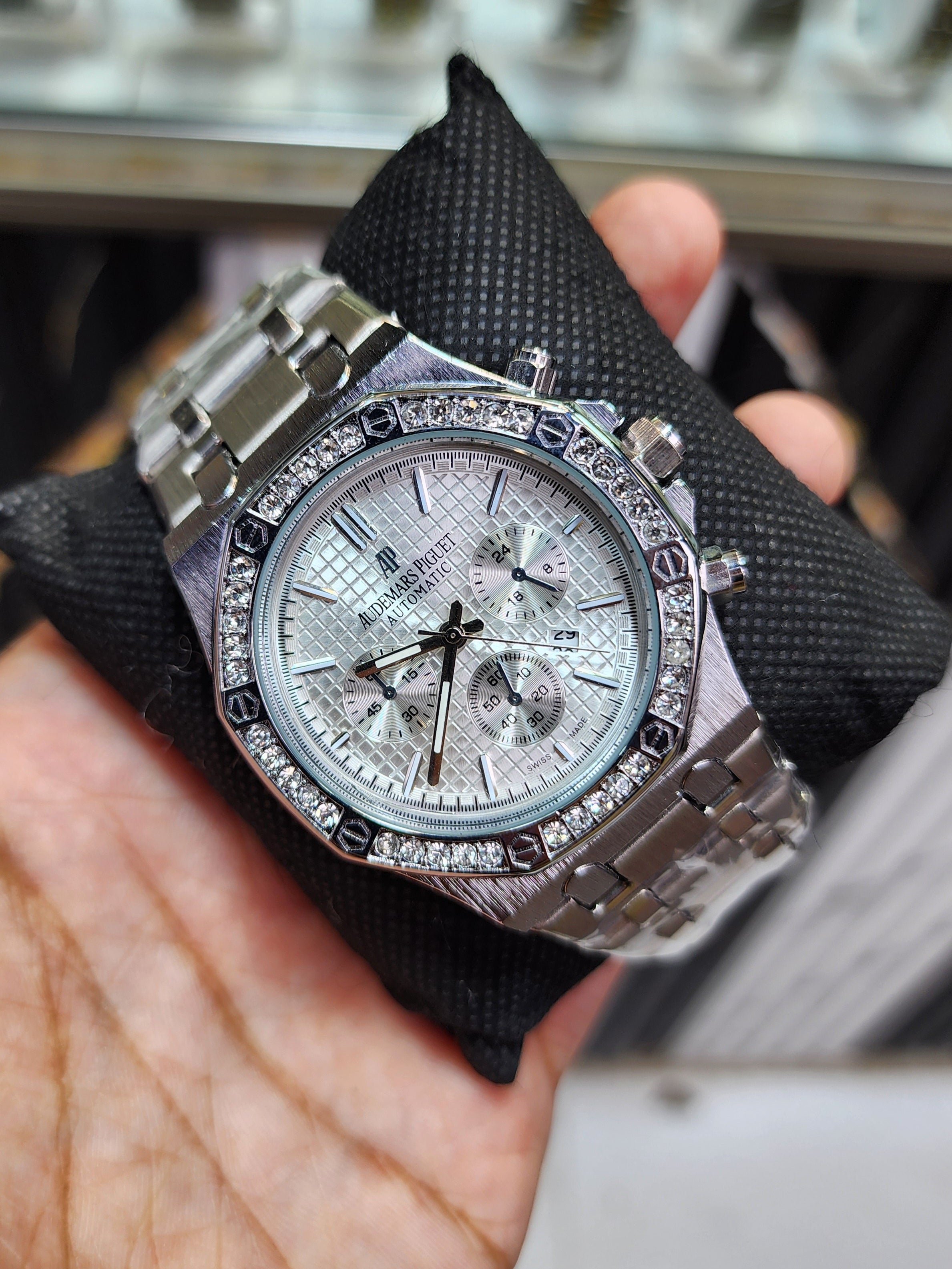 Audemars Piguet: Royal Oak - White