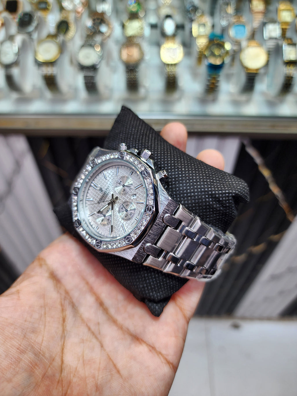 Audemars Piguet: Royal Oak - White