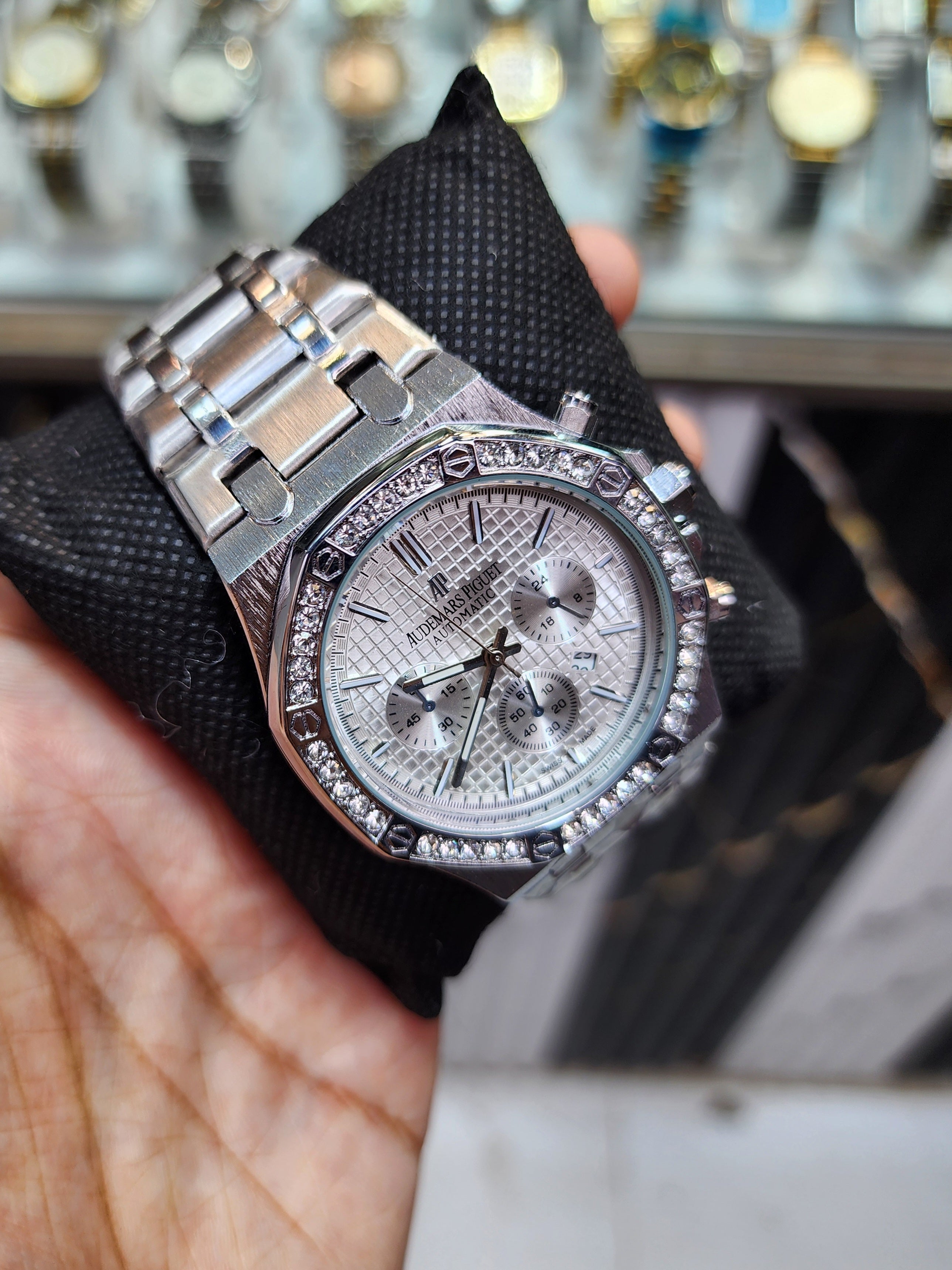 Audemars Piguet: Royal Oak - White