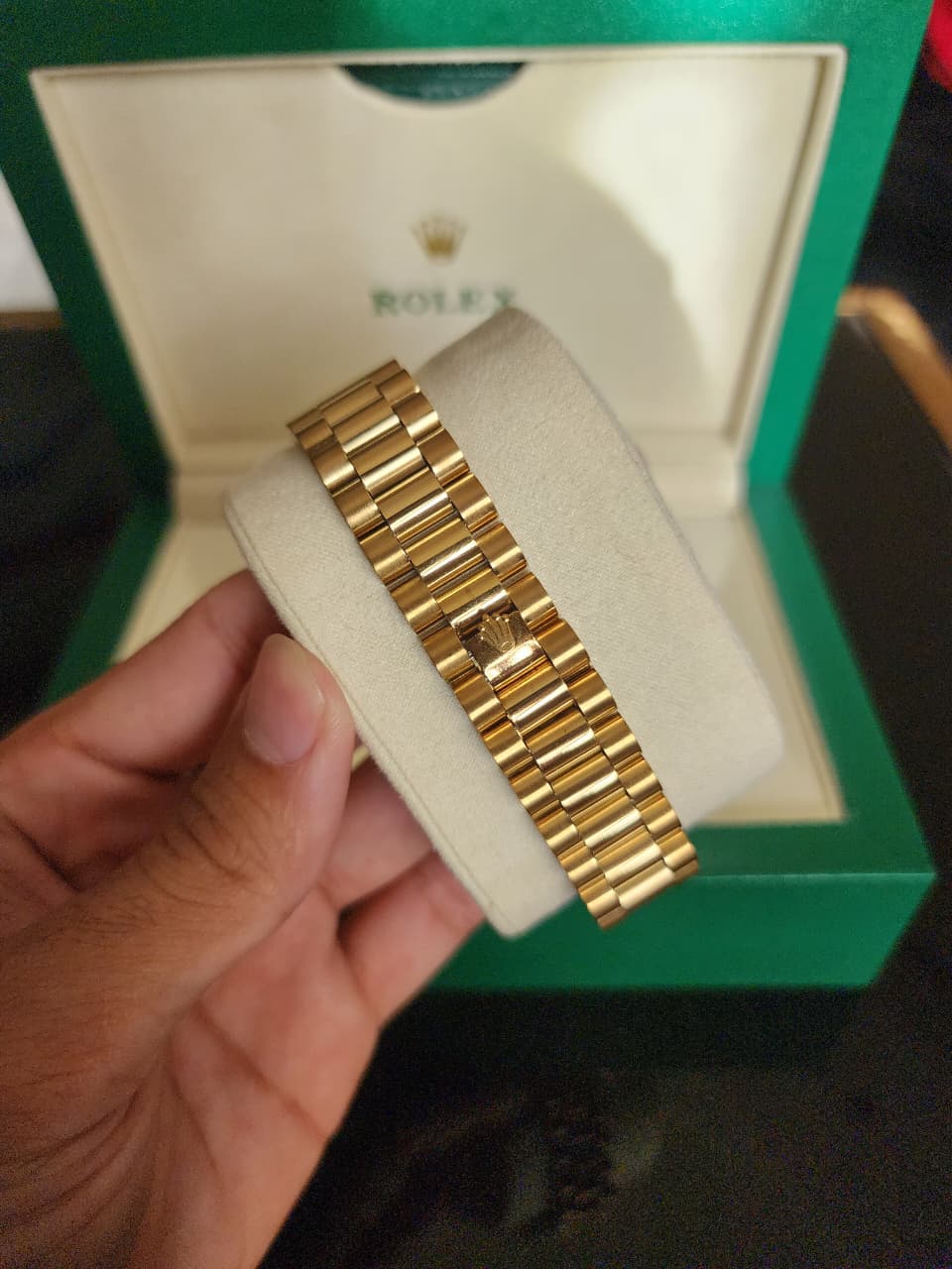 Rolex: Date - Golden