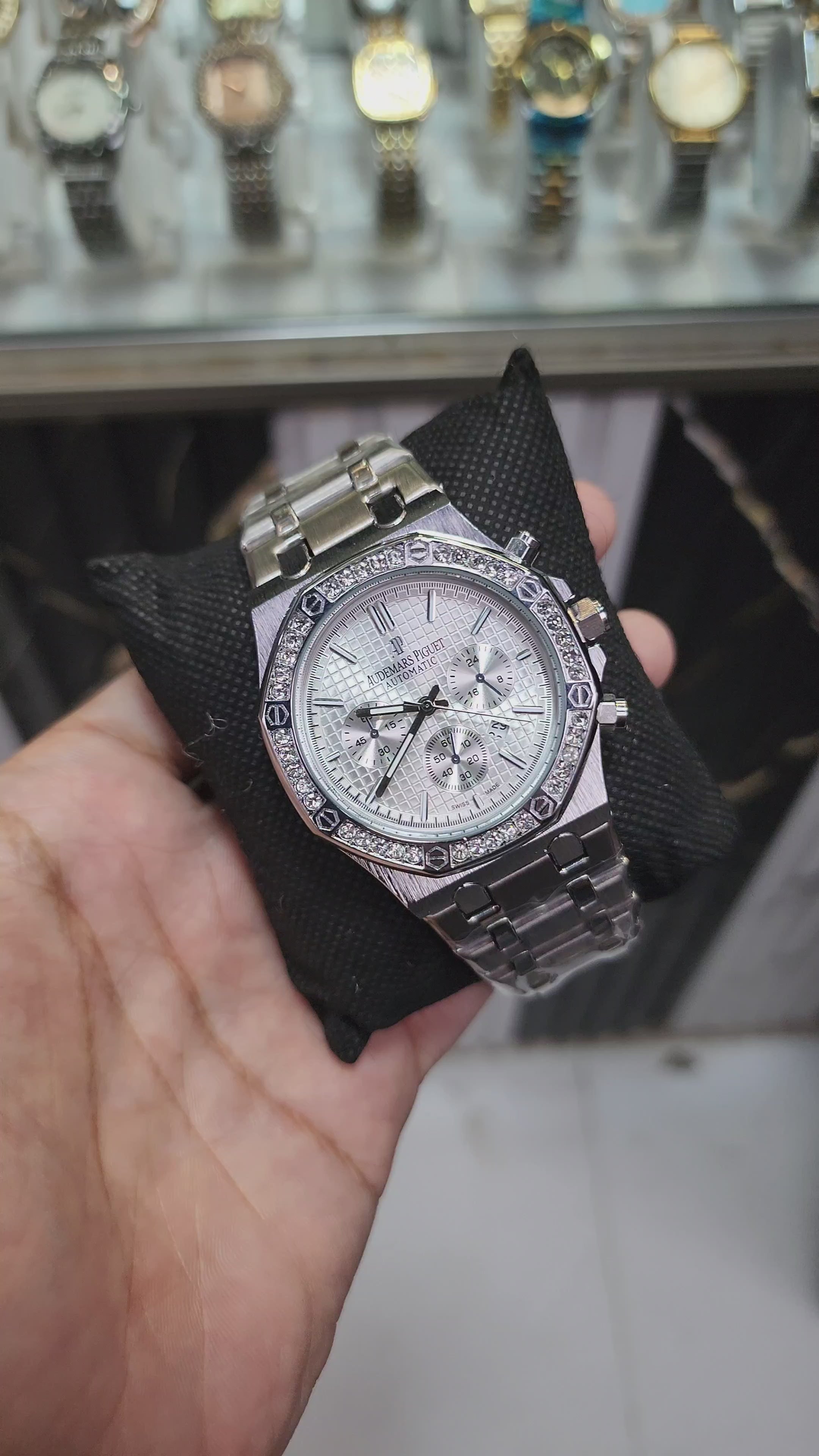 Audemars Piguet: Royal Oak - White